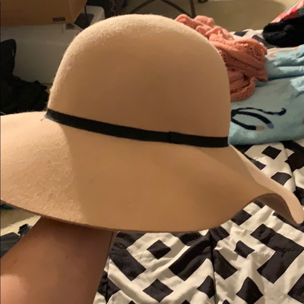 Express floppy hat